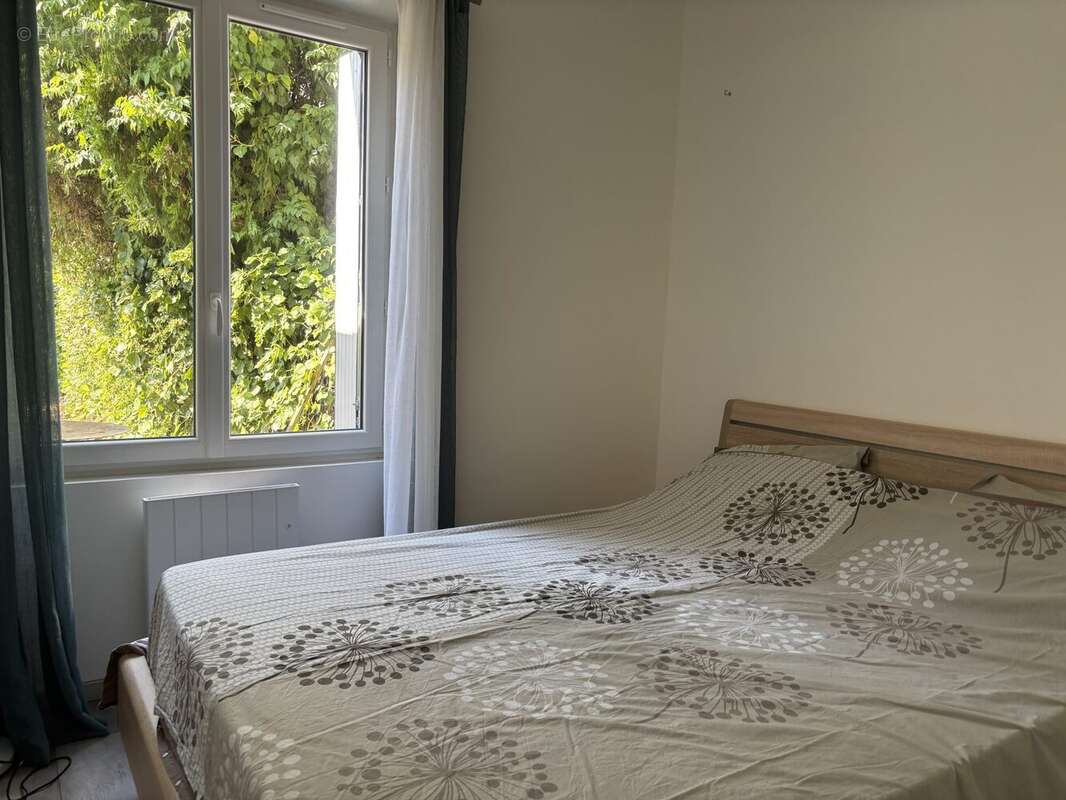 Maison 76 m² à Aubenas  - photo 6