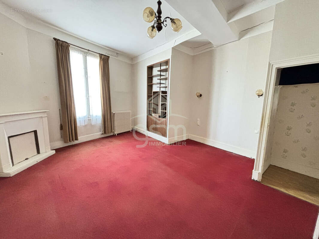 Maison à SAINTE-MAURE-DE-TOURAINE