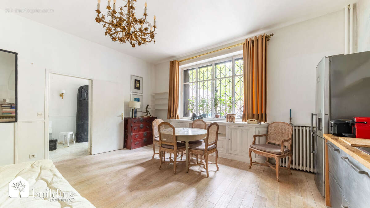 Appartement à PARIS-17E