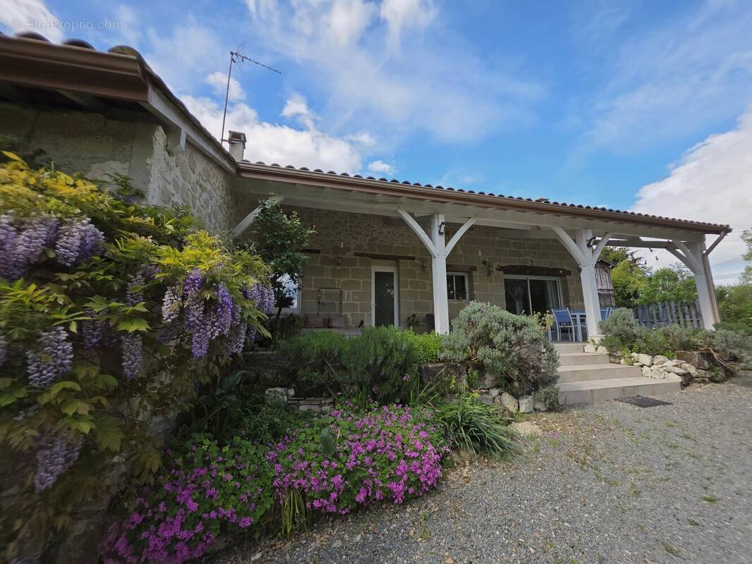 Maison à LAUZUN