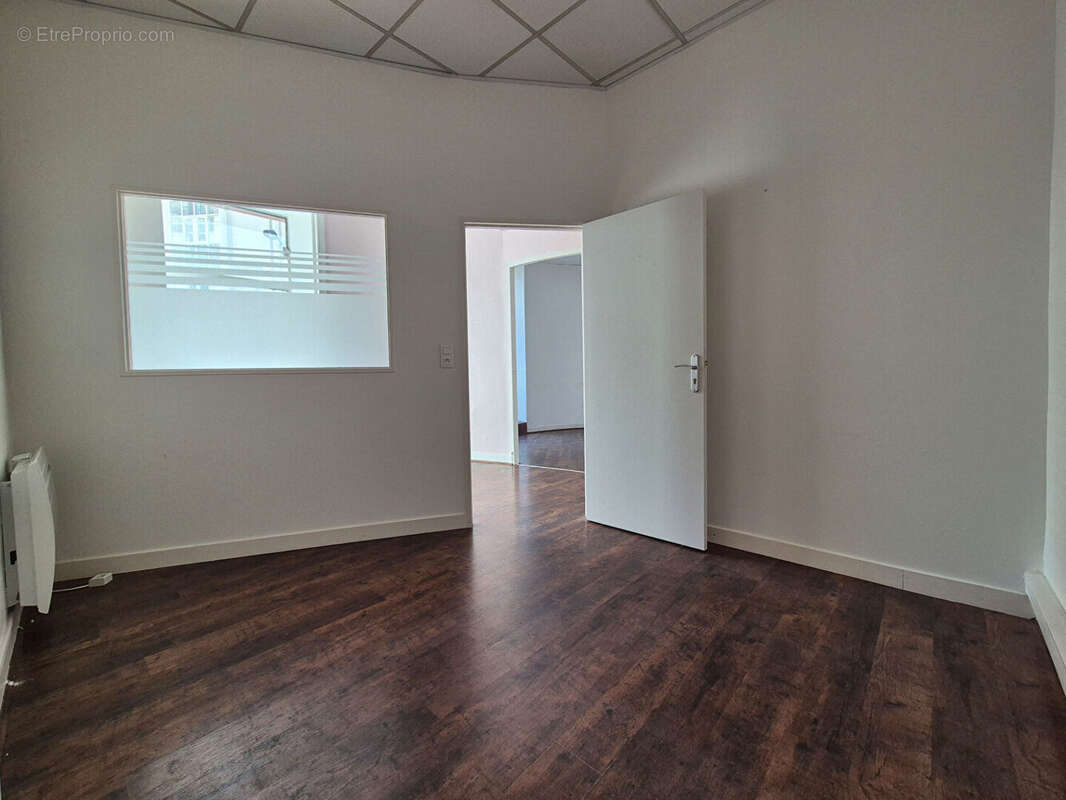 NANTES centre - local professionnel de 103 m² - photo 6