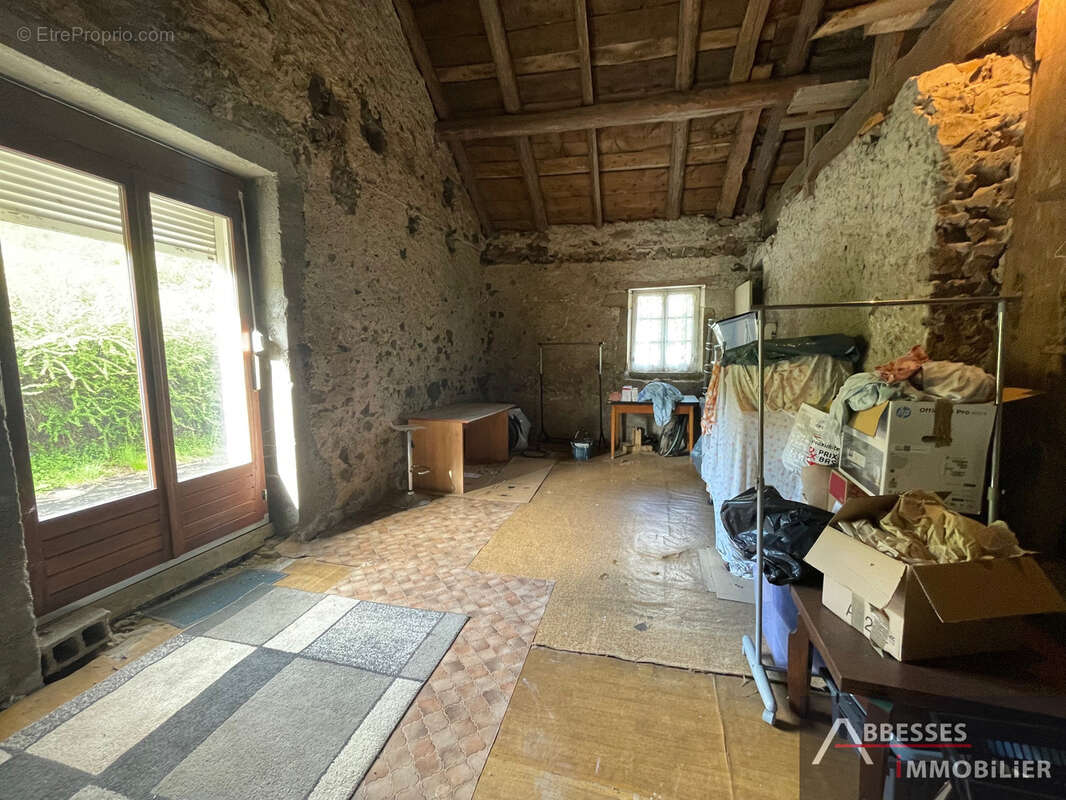 Maison à SAINT-NABORD