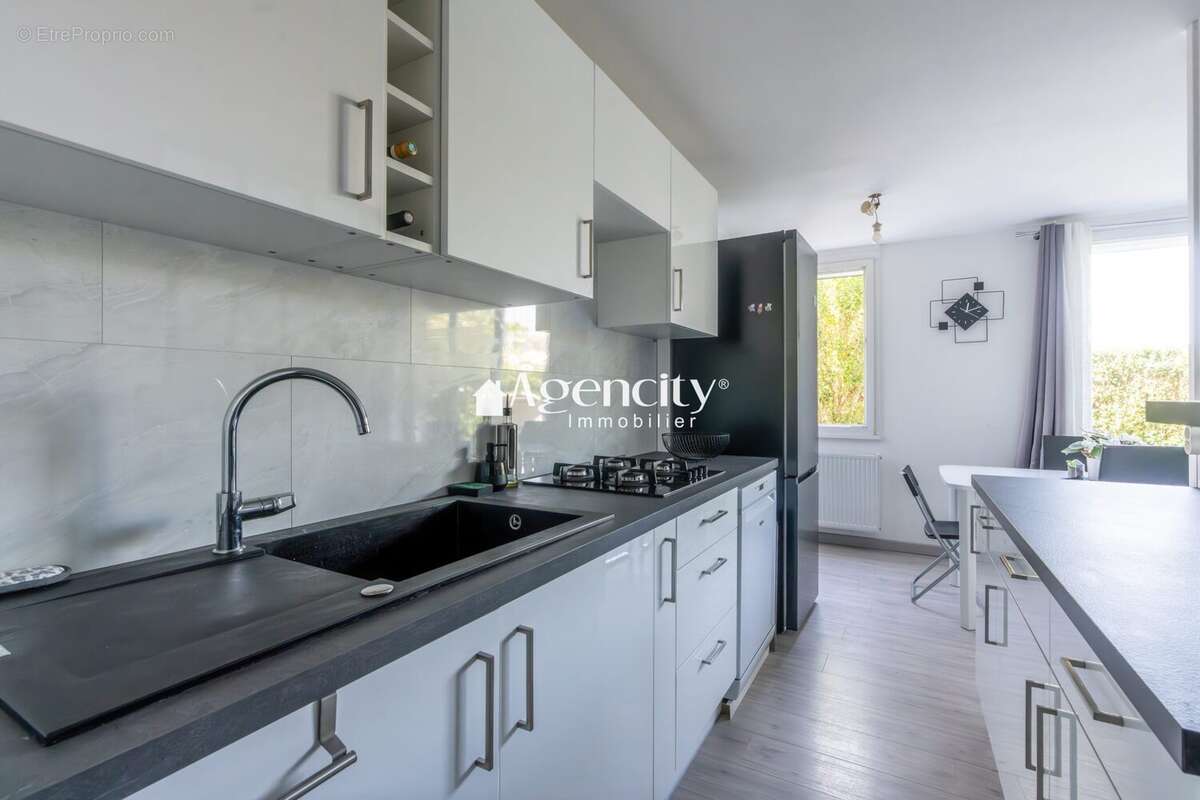 Appartement à TORCY