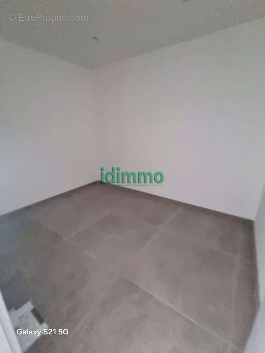 Exclusivité Frejus dans petite copropriété joli F3 de 68m en rez de jardin 246750€ dpe c - photo 13