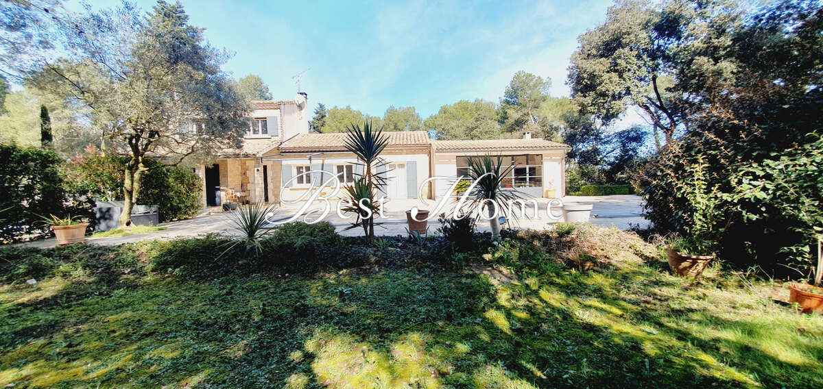 Proche des Hauts de Nîmes, Villa de charme type  4 sur 3000 m2 de terrain  avec piscine, pool house, et garage - photo 8
