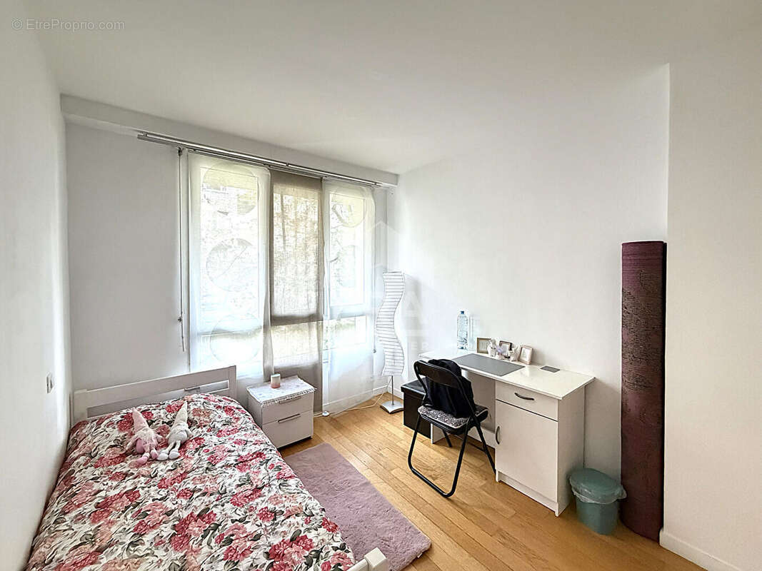 Appartement à LEVALLOIS-PERRET