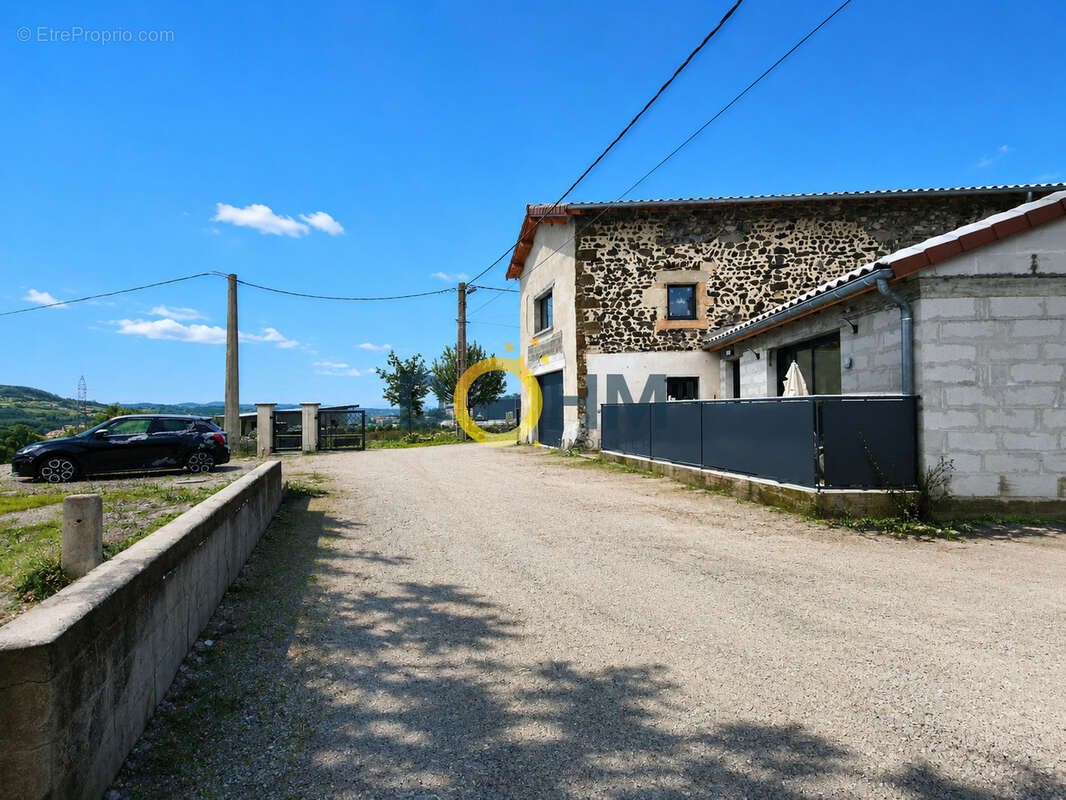 Maison à VALS-PRES-LE-PUY
