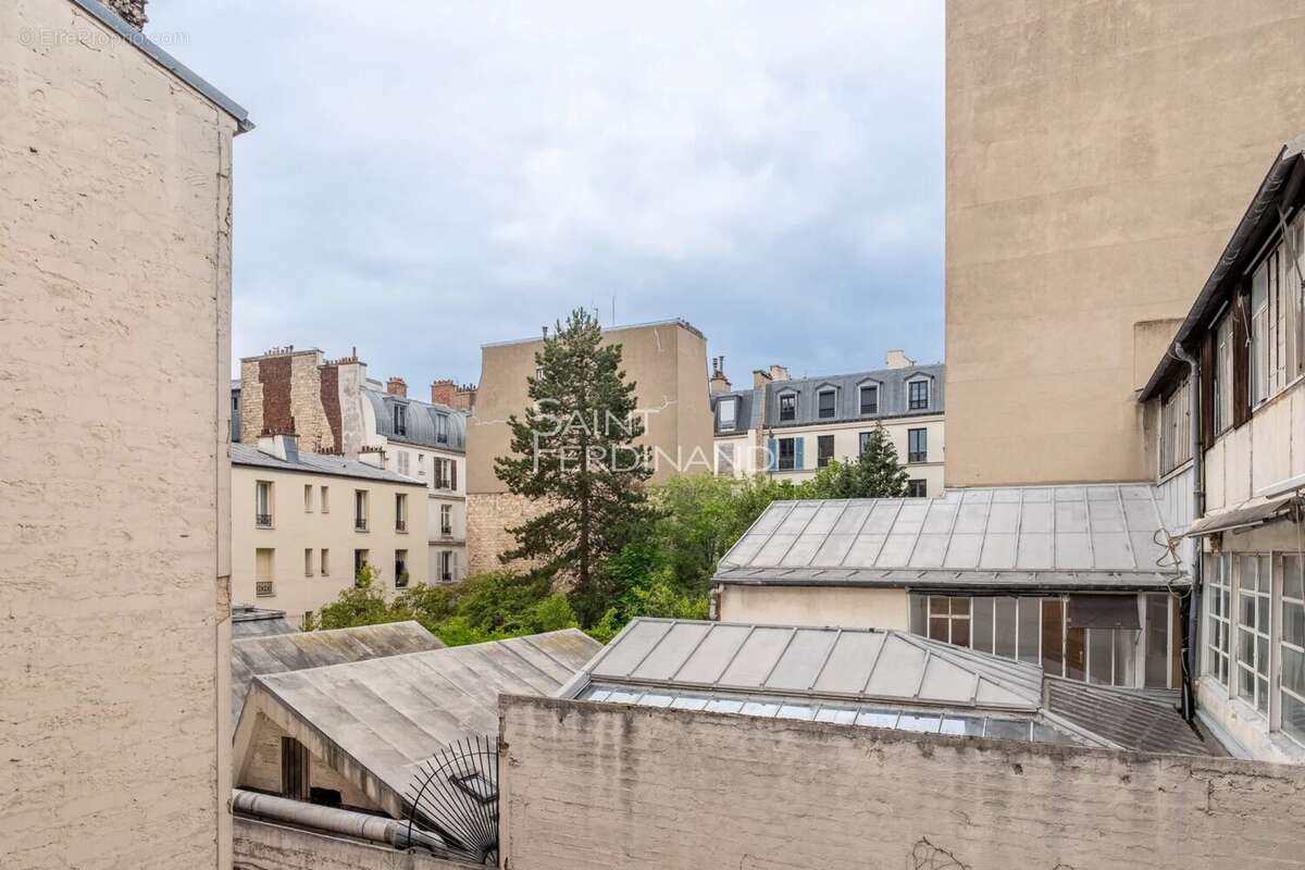 Appartement à PARIS-17E