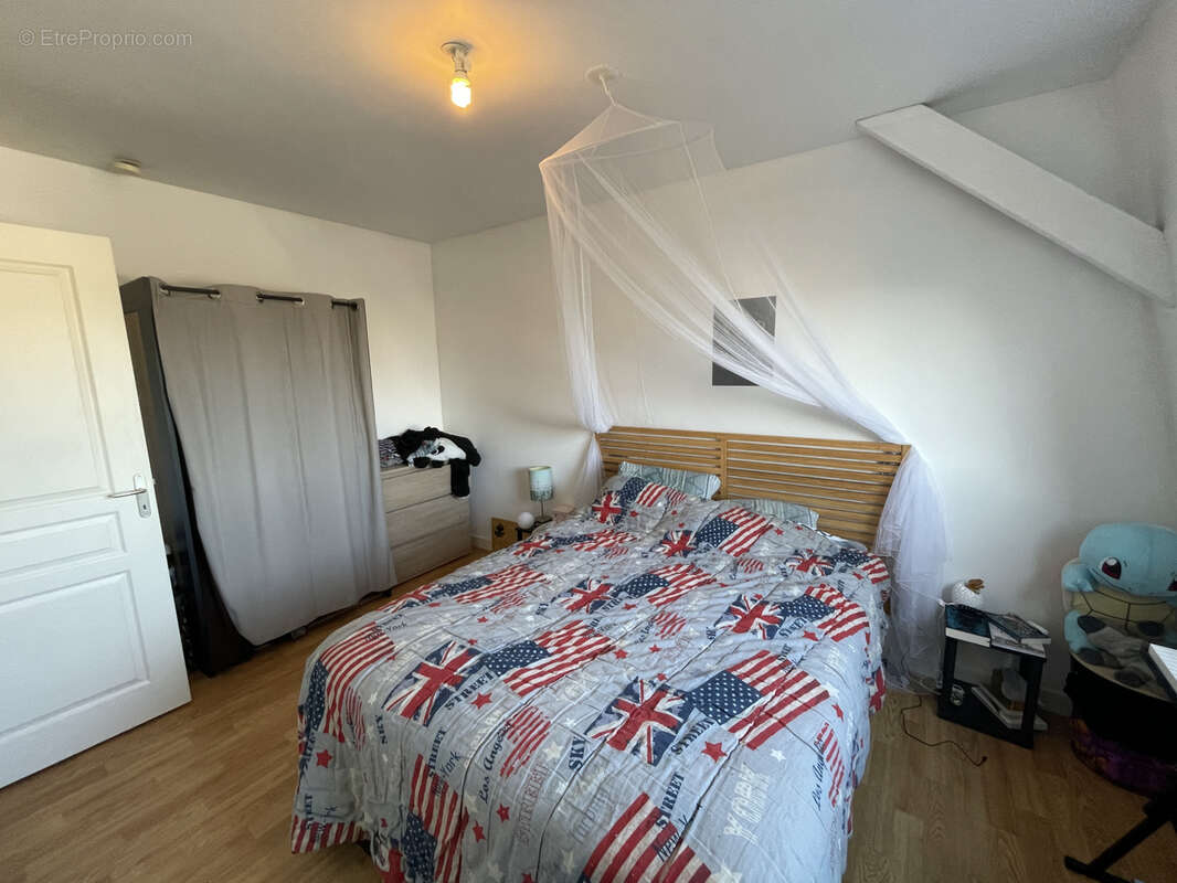 Appartement à MONTREUIL-JUIGNE