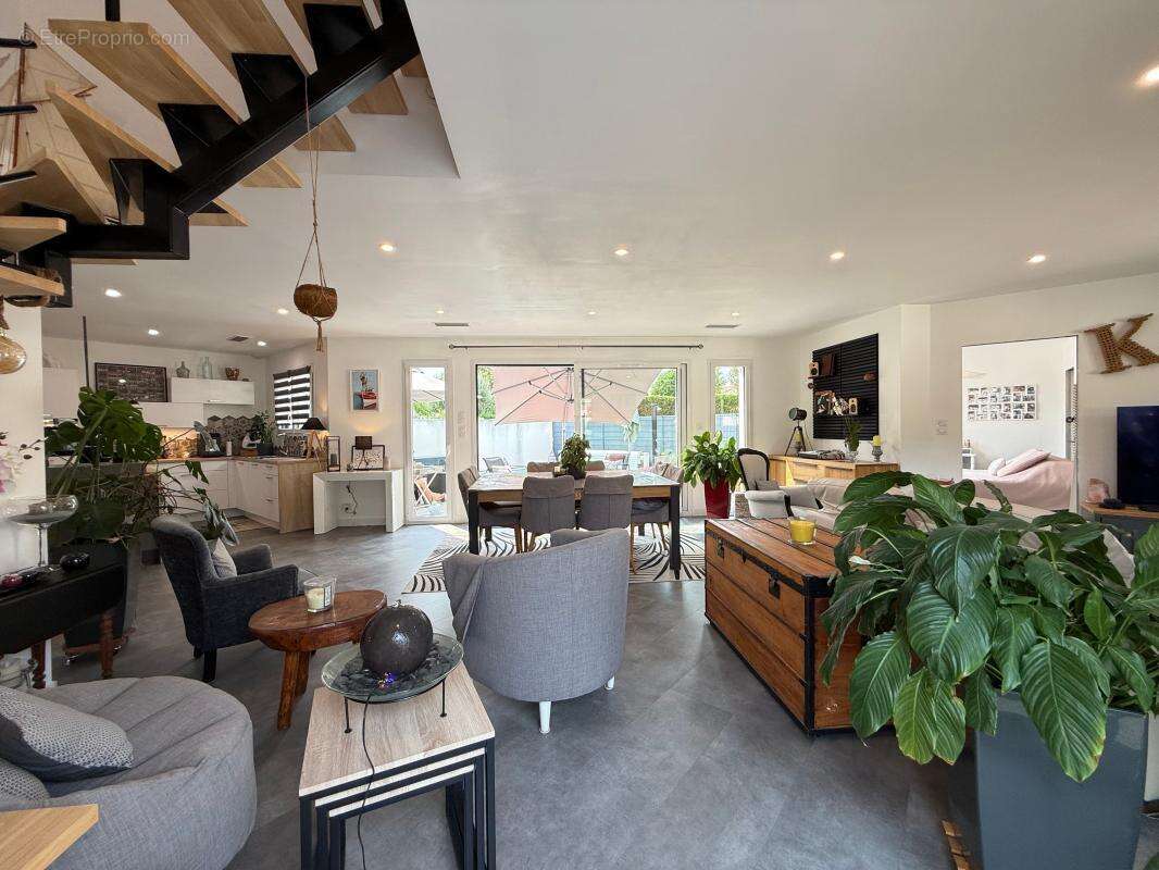 Maison à SAINT-SULPICE-DE-ROYAN