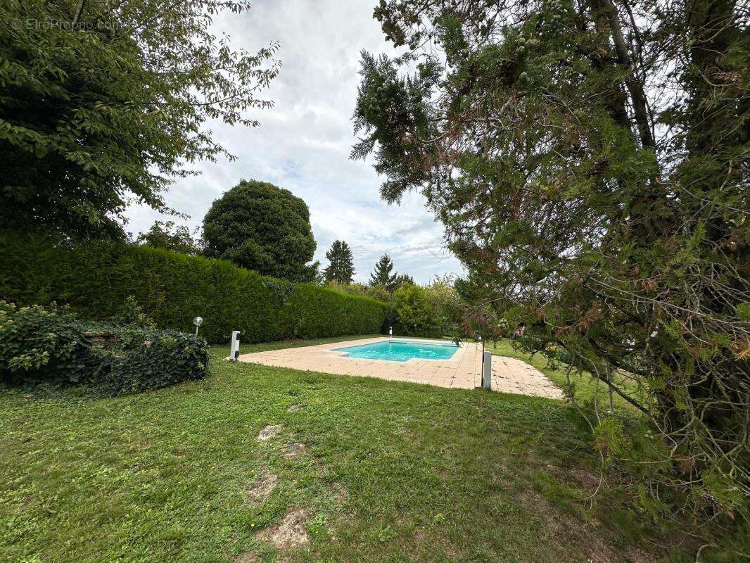 Maison à PONT-SUR-YONNE