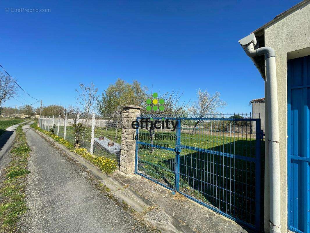 Maison 121 m² à Ranville-Breuillaud  - photo 15