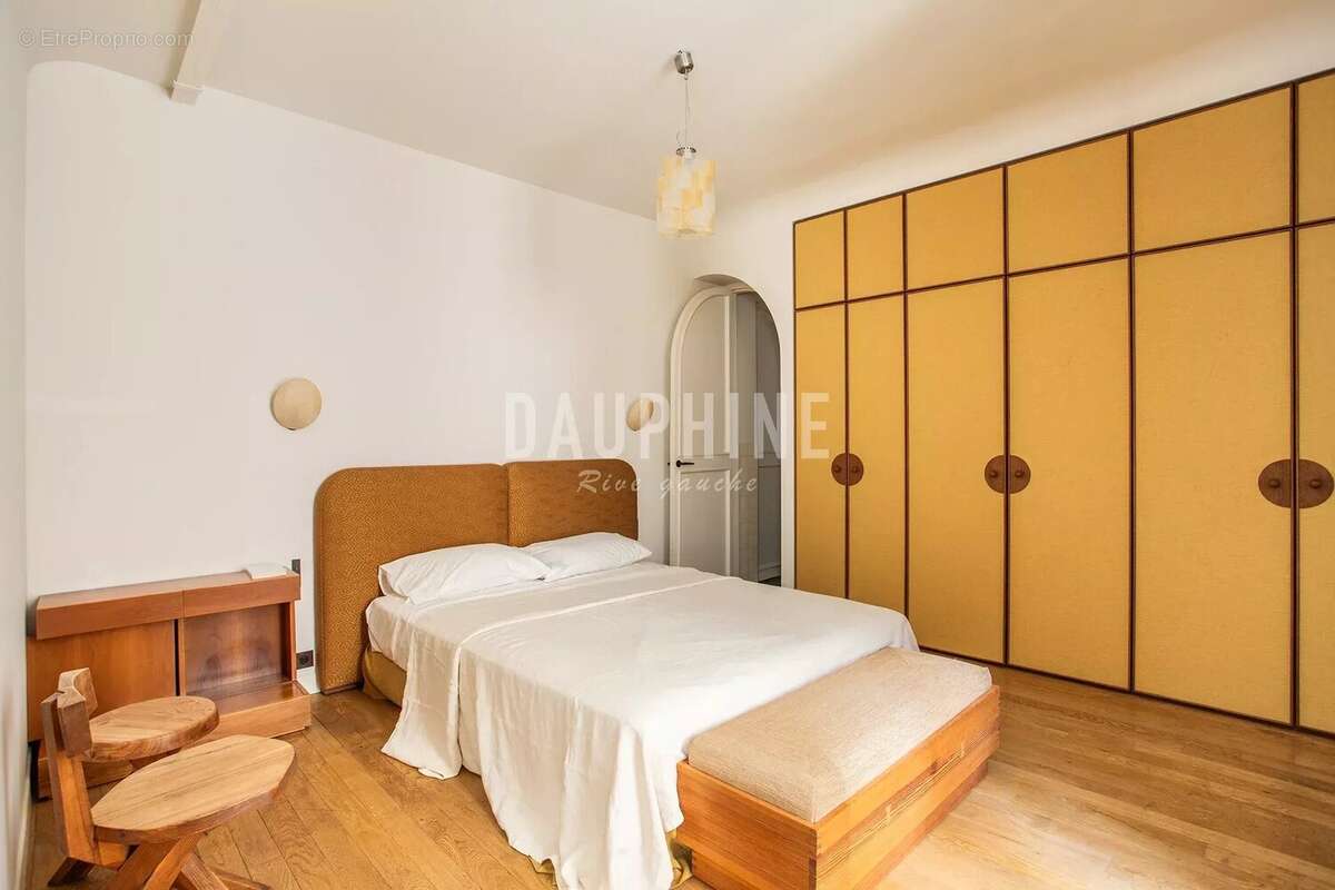 Appartement à PARIS-7E