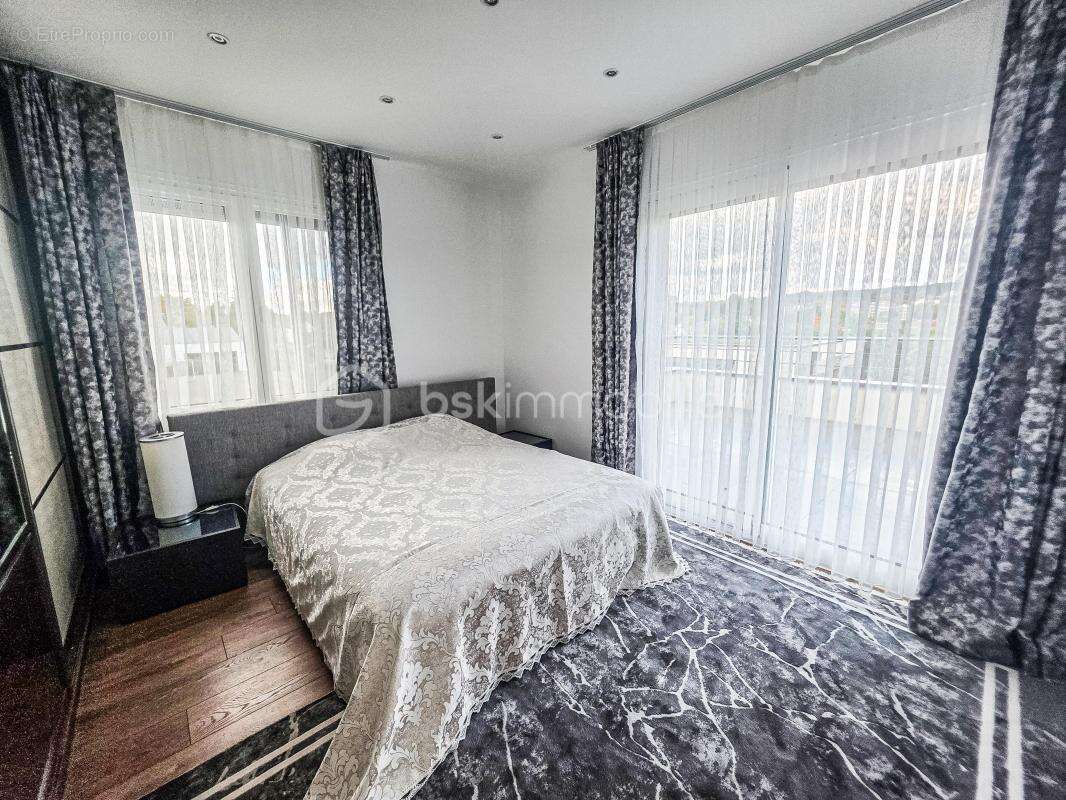 Maison à FONTAINEBLEAU