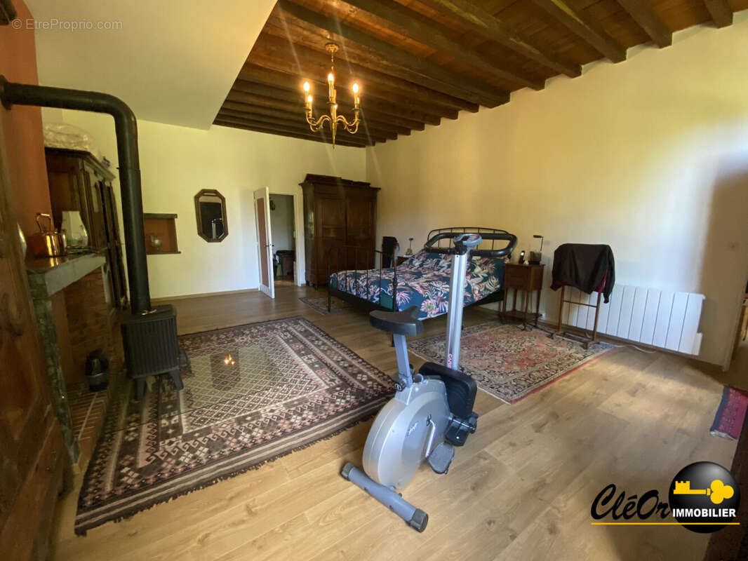 Maison 277 m² à Montjay  - photo 5