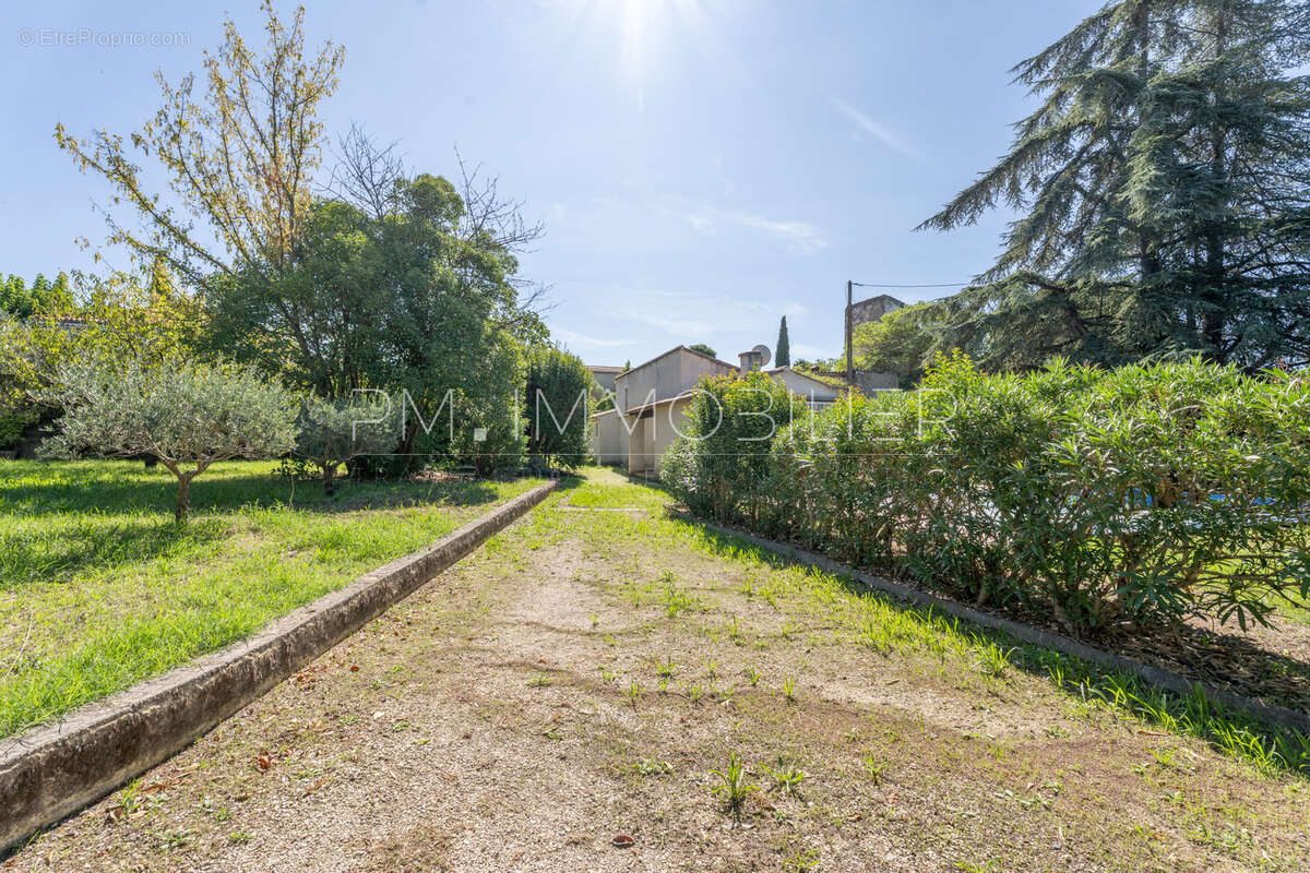 Maison à CADENET