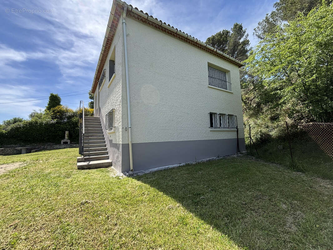 Autre à ENTRECHAUX