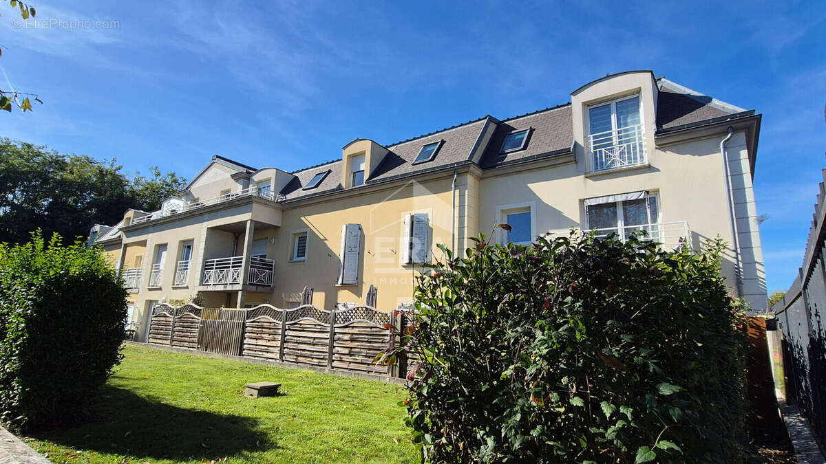 Appartement à BRIE-COMTE-ROBERT