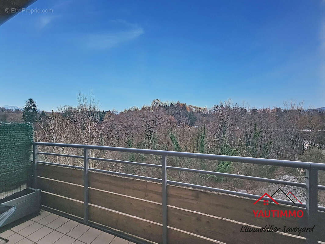 Appartement à BONNE