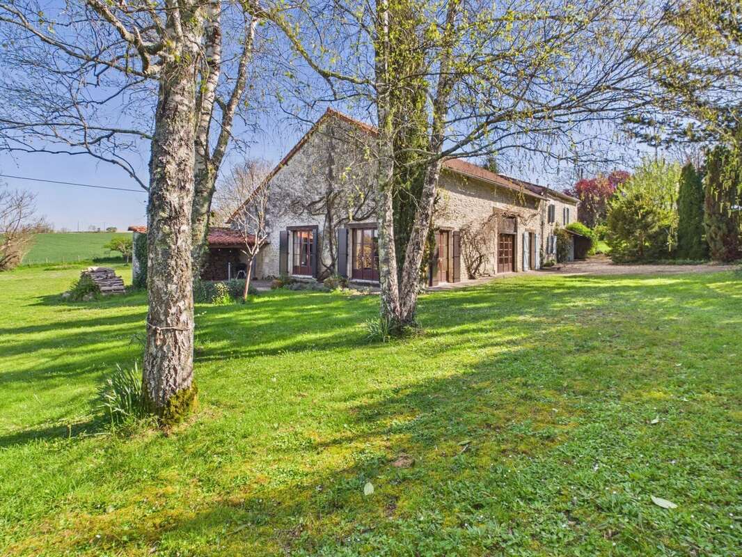 Maison à BOUTEILLES-SAINT-SEBASTIEN