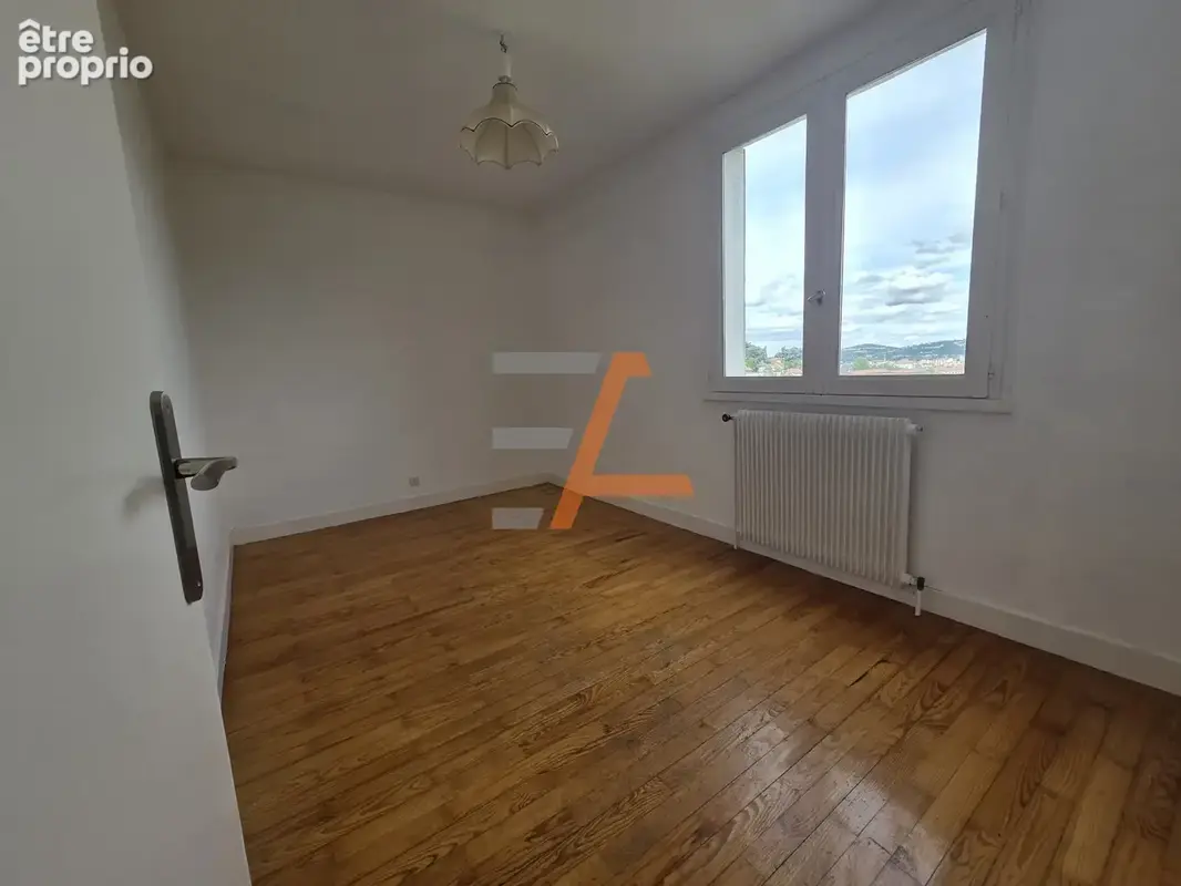 Proche Montaud   F5 de 95 m2 au 6éme étage avec ascenseur et garage - photo 7