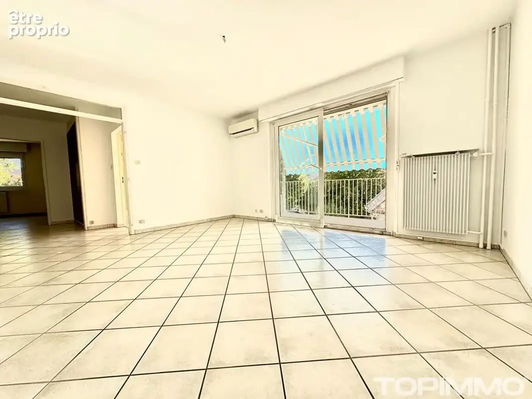 COLMAR CENTRE F3 avec terrasse et stationnement - photo 2