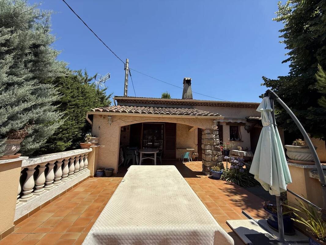 Charmante maison de plain-pied avec grand terrain dans un secteur calme - photo 2