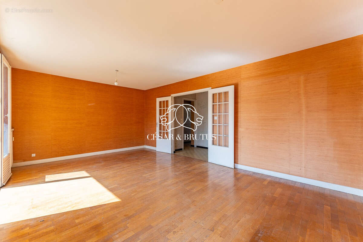 Appartement à OULLINS