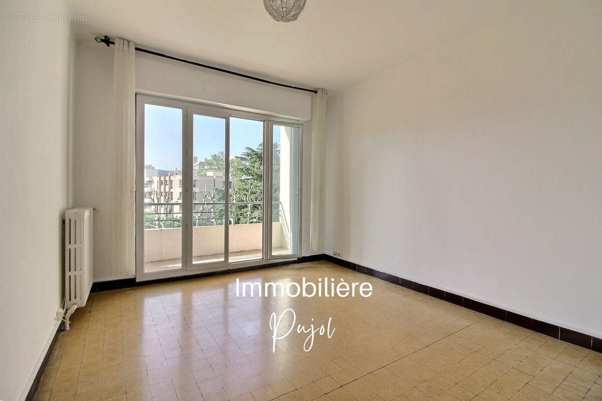 Appartement à MARSEILLE-9E