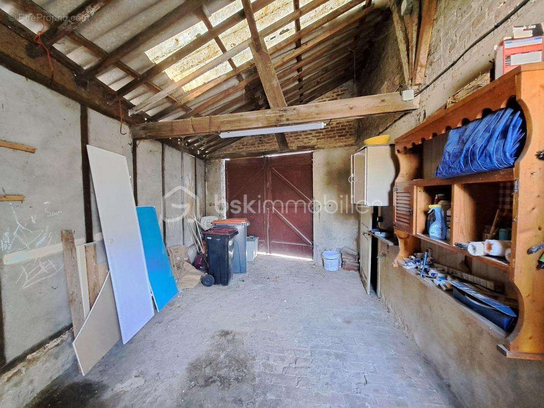 Maison avec garage et cour proche des ecoles et du centre ville d'abbeville - photo 11