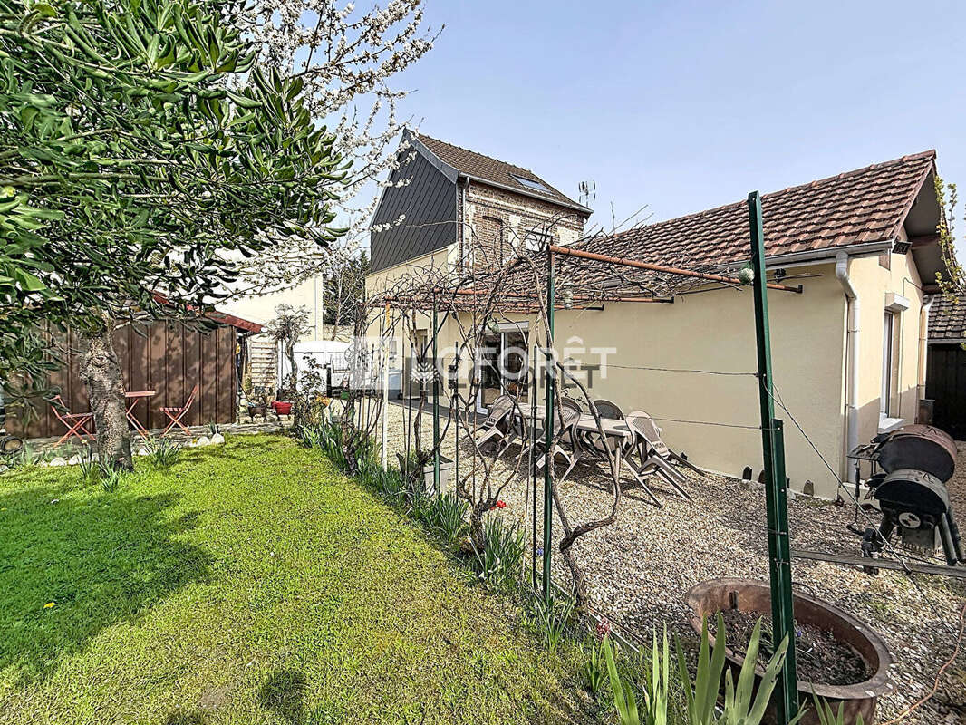 Maison à SAINT-ETIENNE-DU-ROUVRAY