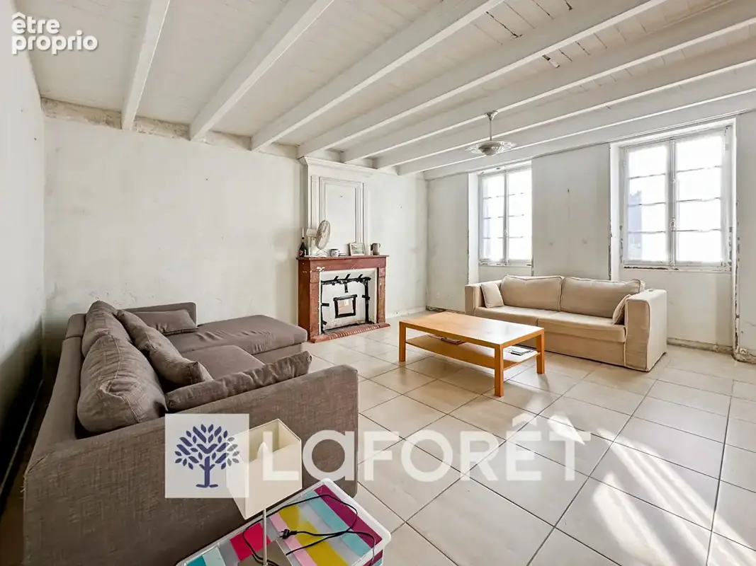 Maison charentaise à rénover de 111 m² avec grange attenante de 50 m² à Saint-André-de-Lidon (17260) - photo 2