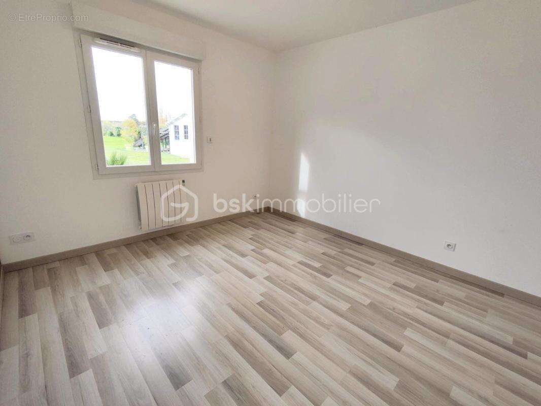 Grande maison familiale de 193 m² – 5 chambres – Terrain de 2 488 m² sans vis-à-vis - photo 9