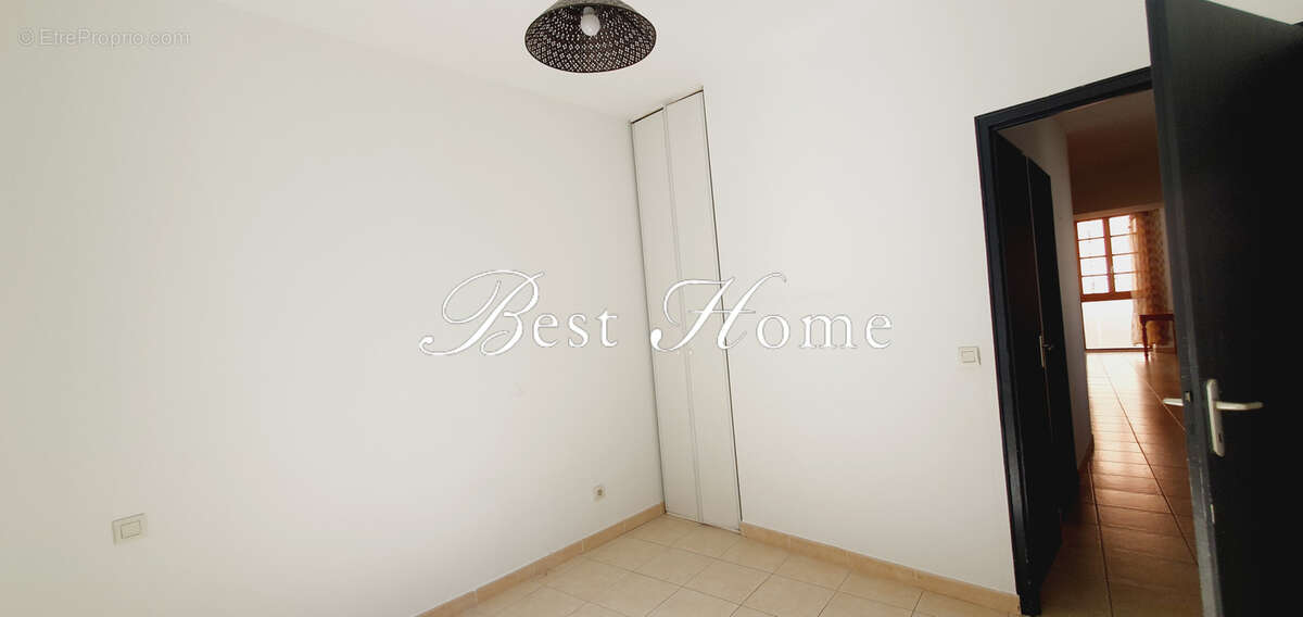 Vente appartement Proche Daudet et Arènes , A vendre Appartement de type 3 en 1er étage avec balcon - photo 7