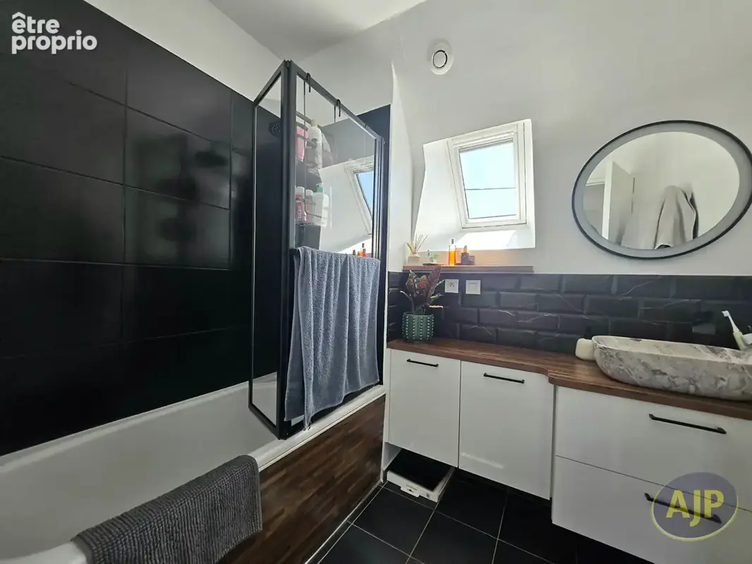 SAINT-JEAN-BREVELAY : Maison T5 dans le bourg, entièrement rénovée  - 20 min de Vannes ? DPE C ? Uniquement chez AJP ! - photo 14