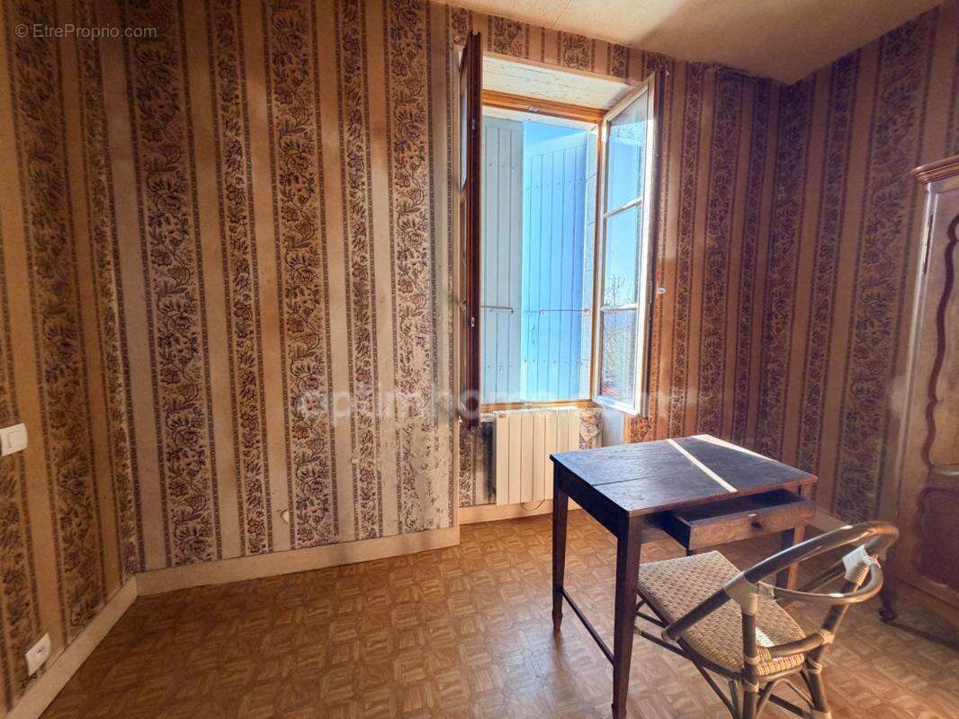 Immeuble murs avec commerces et licence à ARS EN RÉ 17590 - photo 13