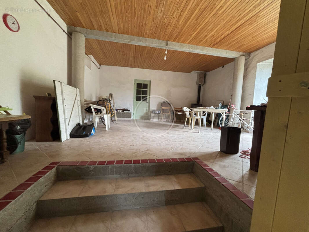 Maison à LONGESSAIGNE