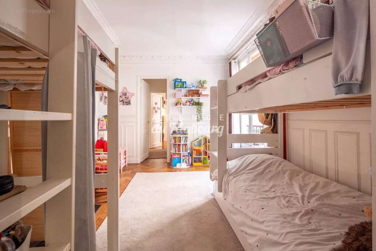 Appartement à PARIS-9E
