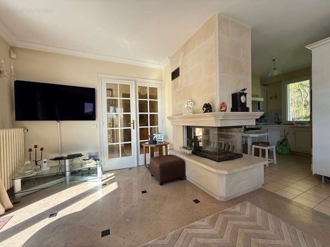 Maison à BREUX-JOUY