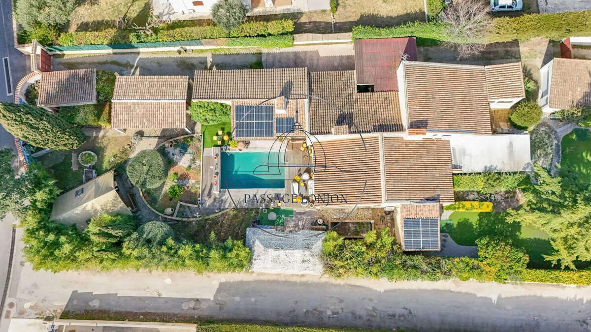 Maison 316 m² à Juvignac  - photo 2