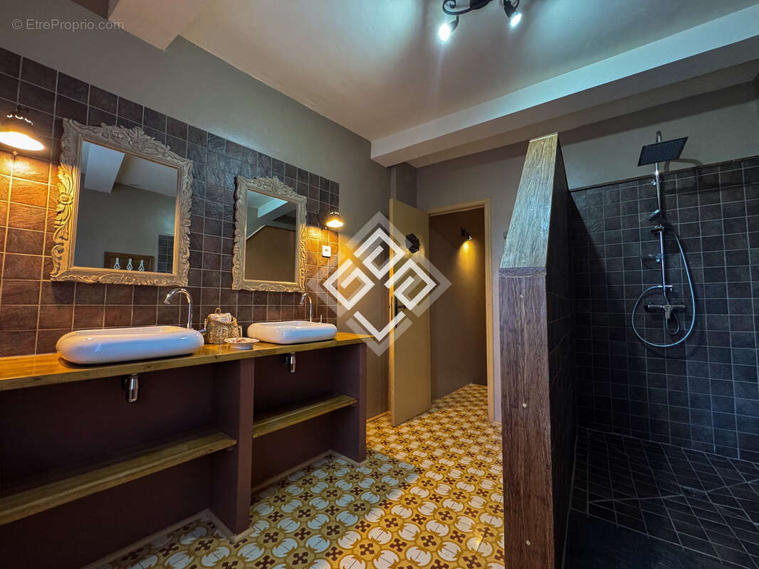 Maison de Maître restaurée avec élégance avec piscine - photo 41