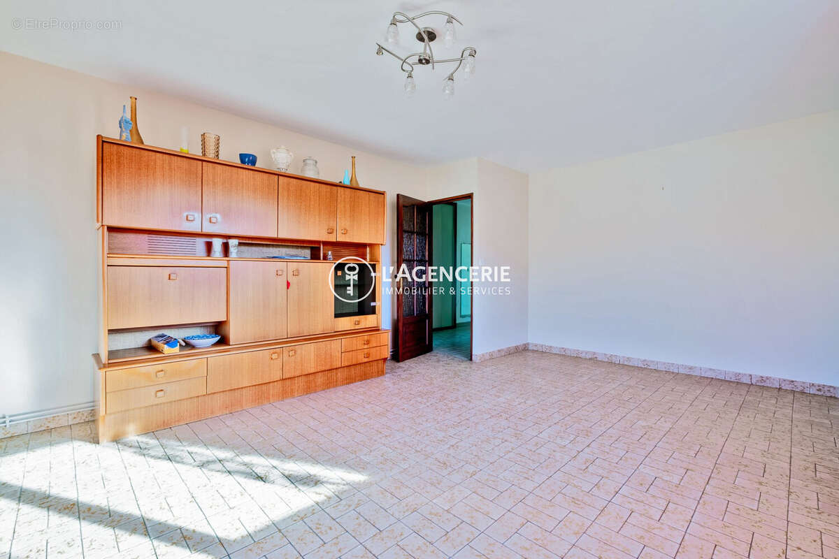 Maison à LE HAILLAN