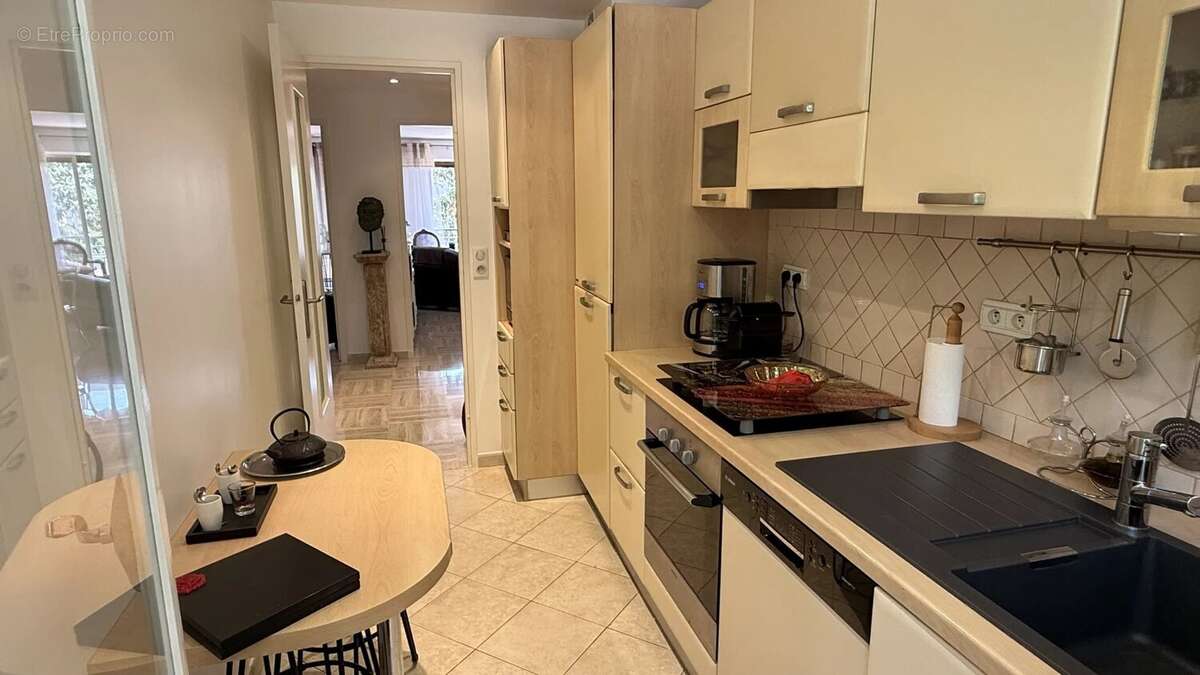 Le Cannet - Spacieux 3 pièces de 70 m² rénové avec terrasse et garage fermé - photo 29