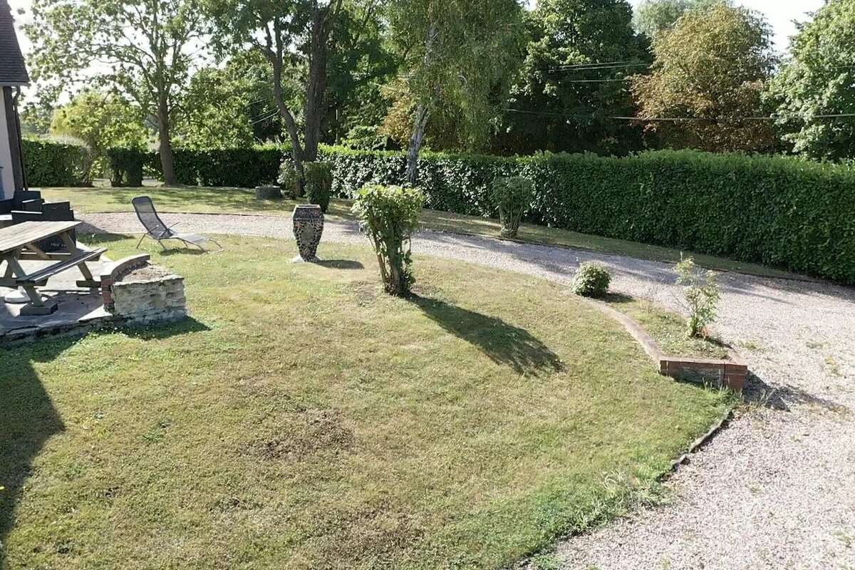 A ETE VENDUE PAR NOS SOINS   .......   BELLE CONTEMPORAINE DE 120 M² HAB, sur Sous-Sol complet et Plus de 1 350 m² de Terrain. - photo 33