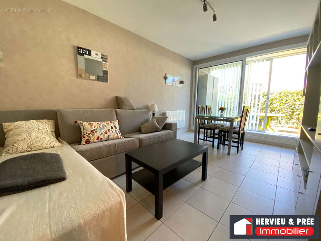 Appartement à LUC-SUR-MER