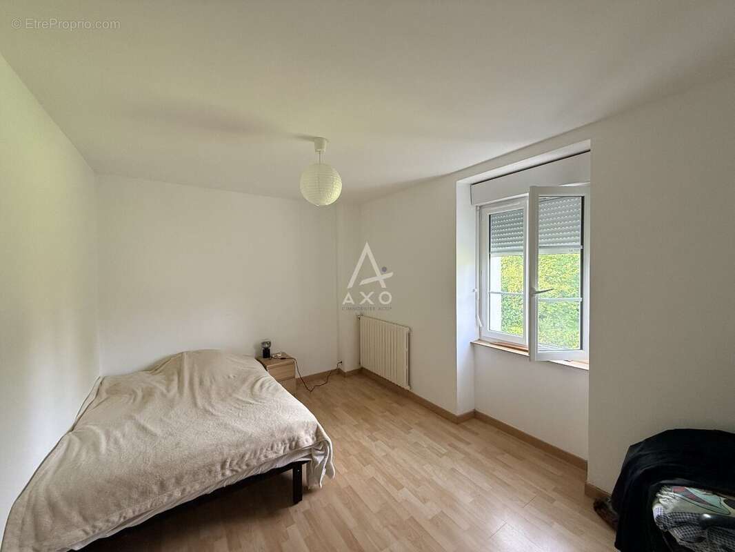 Maison familiale rénovée avec vie de plain-pied, grand terrain et hangar de plus de 300 m² - photo 5