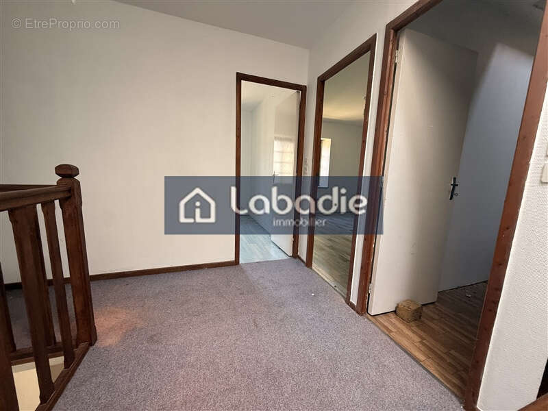 Maison 5 pièces 124m2, terrain de 820m2, bourg Epinay Le Conte - photo 4