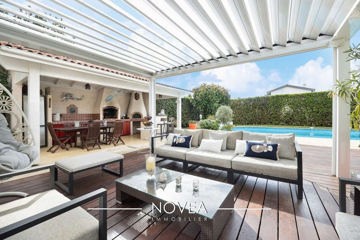 Maison à CAILLOUX-SUR-FONTAINES