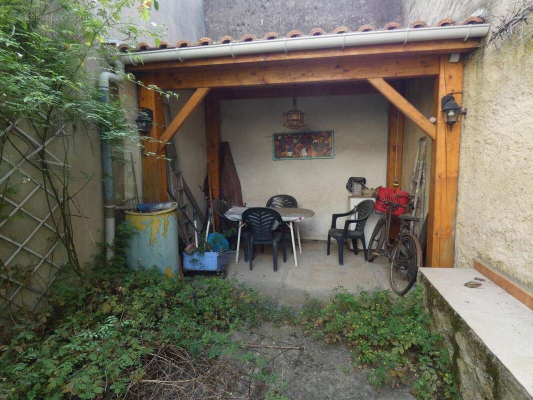 Maison 100 m² à Rouvenac  - photo 2