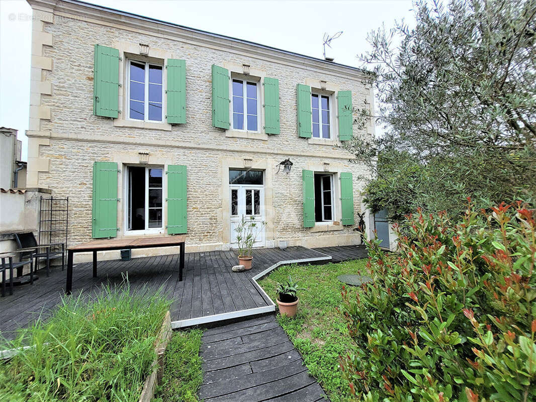 Maison à SAINTE-SOULLE